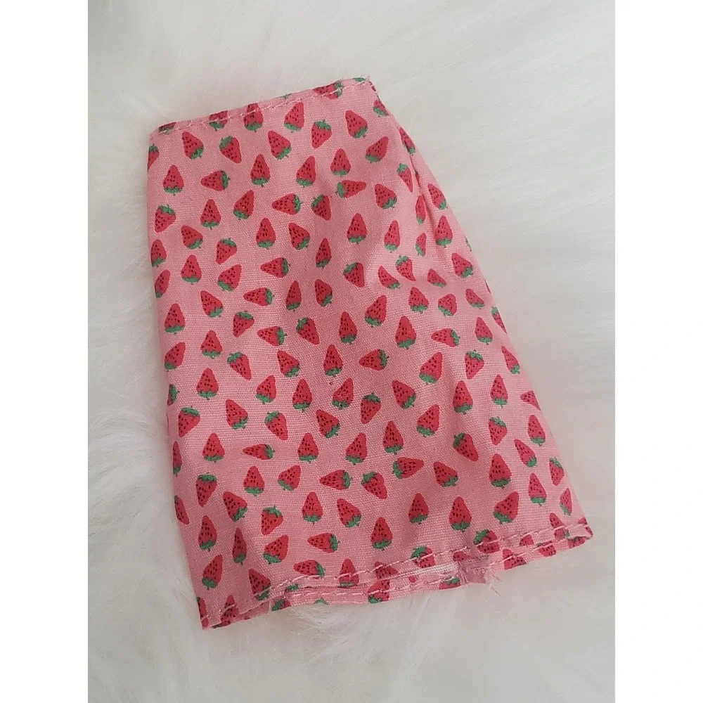 BARBIE FASHION VINTAGE‎ PINK STRAWBERRY PRINT  SKIRT SPRING Y2K
